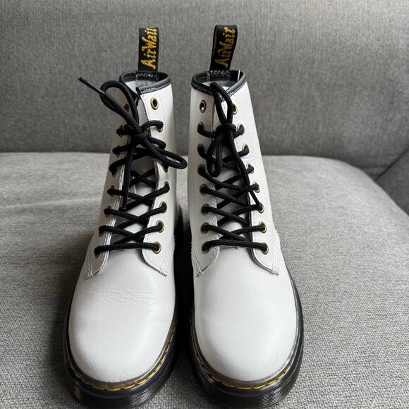 Dr Martens Zavala White Smooth Leather 8 Eye Combat Boots Women 6 - Picture 3 of 12